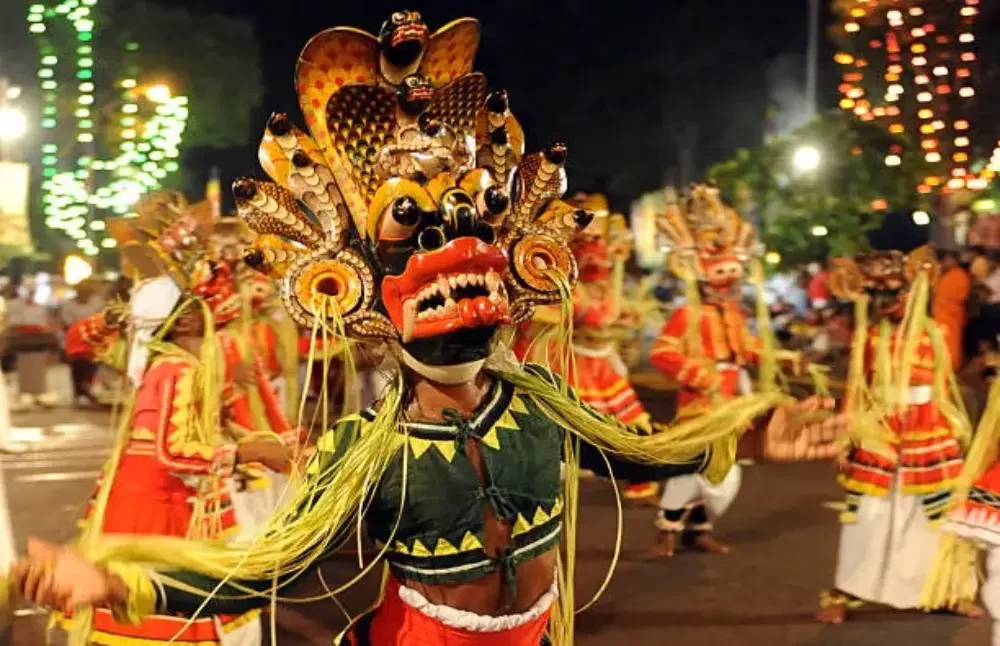 traditional-dancers-perform-at-asala-perahara